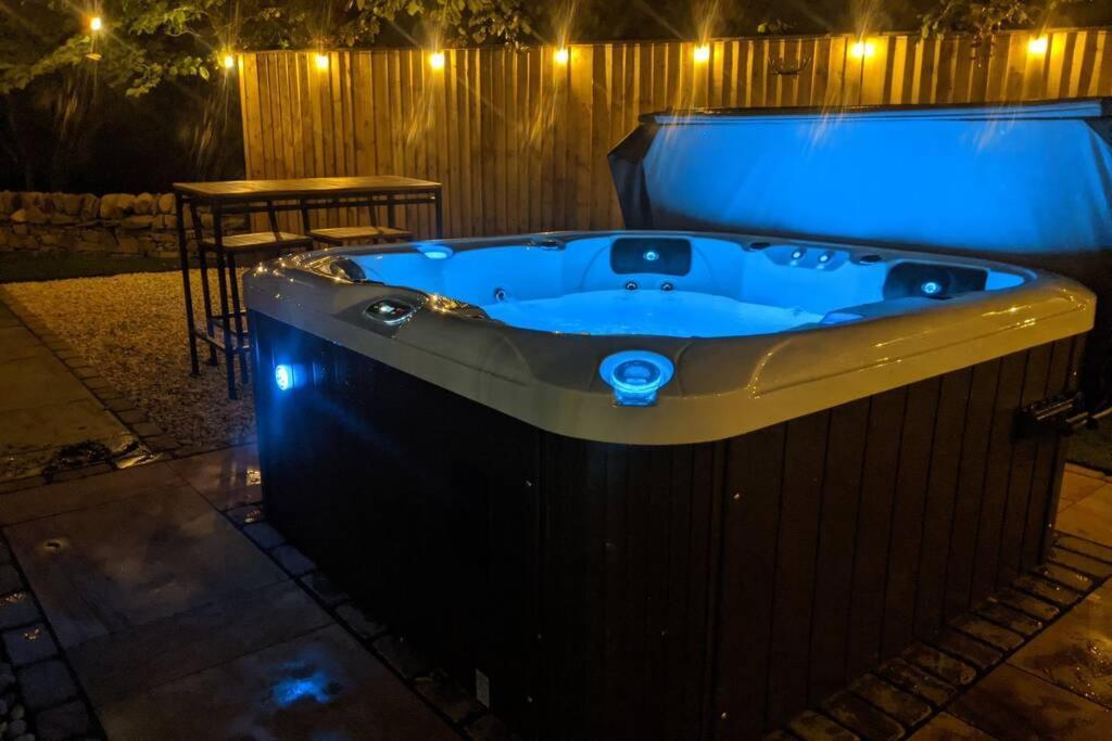 Tarff Church Sunday School. With Hot Tub And Sauna Twynholm Екстер'єр фото